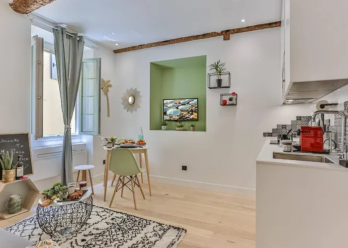 My Casa - La Civette - Place Garibaldi Апартаменты *